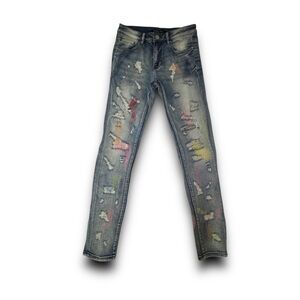 Distressed Straight Leg Jeans